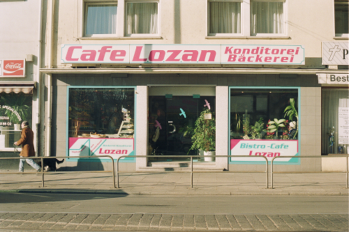 Frankfurt a. M., Eckenheimer Landstraße 5 / Jahnstraße, 1996, Cafe Lozan Konditorei Bäckerei, Foto: Kirsten Kötter