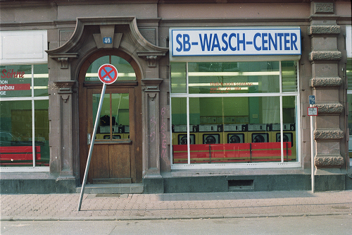 Frankfurt a. M., Große Seestraße 46, 1996, SB-Wasch-Center, Foto: Kirsten Kötter