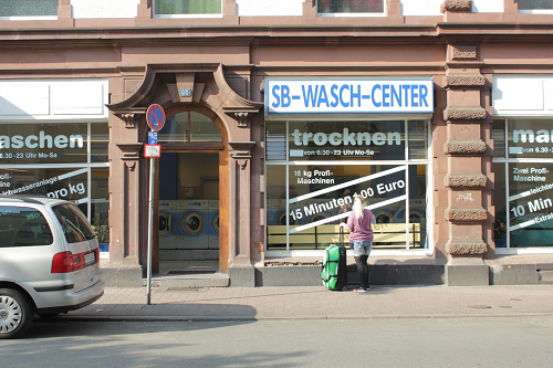 Frankfurt a. M., Große Seestraße 46, 2018, SB-Wasch-Center, Foto: Kirsten Kötter