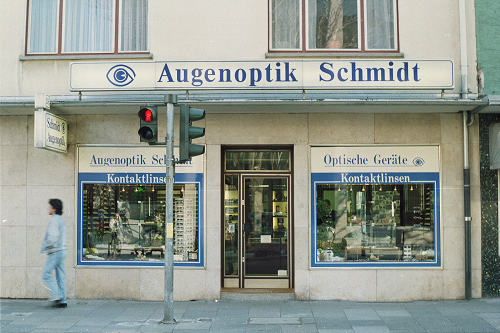 Frankfurt a. M., Grüneburgweg 19, 1996, Augenoptik Schmidt, Foto: Kirsten Kötter