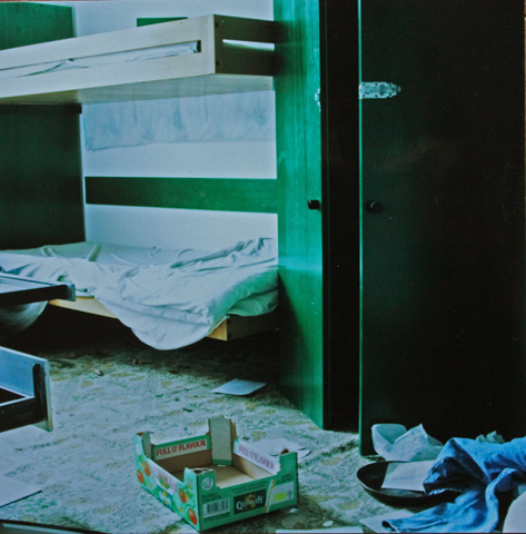 Bedroom / Schlafzimmer, 2002, photography, 25 × 25 cm,
  photo series Jugendherberge Veckerhagen (Kirsten Kötter)