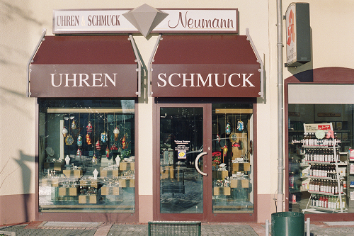 Bitburg, Poststraße 5 / Schleifstein, Uhren Schmuck Neumann, 1996, Foto: Kirsten Kötter