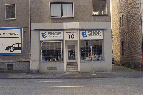 Gießen, Grünberger Straße 10, 1998, E Shop Elektronik Shop, Foto: Kirsten Kötter